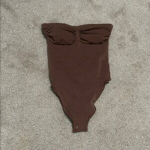 Skims Strapless Thong Bodysuit Jasper
